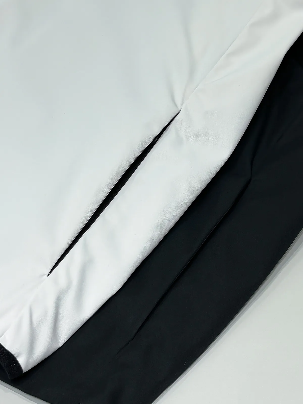 MON 26 ，Polset 90 ， 。 ， 。 ， ， ， ， ， ， Cream White Black Size：1 2 3 4 5597Size ： 1 : 118cm- 50cm- 67cm- 62 2 : 122cm- 52cm- 69cm- 63 3 : 126cm- 54cm- 71cm- 64 4 : 130cm- 56cm- 73cm- 65